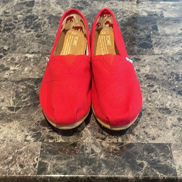 TOMS CLASSIC Red Canvas Shoes - Picture 3 of 3